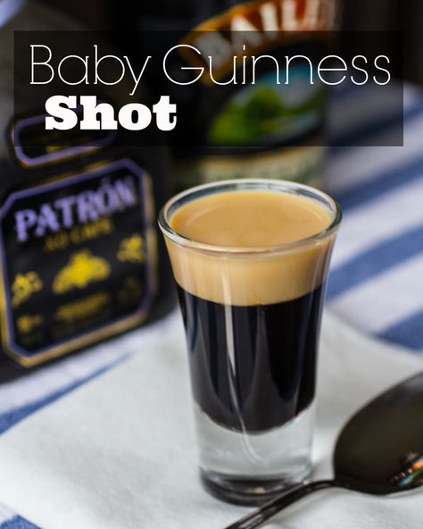 Baby Guiness, Baby Guinness Shot Recipe, Shots With Baileys, Baby Guinness, Guinness Milkshake, Pint Of Guinness, Pint Of Guiness, Dessert Shooters Recipes, Coffee Popsicles