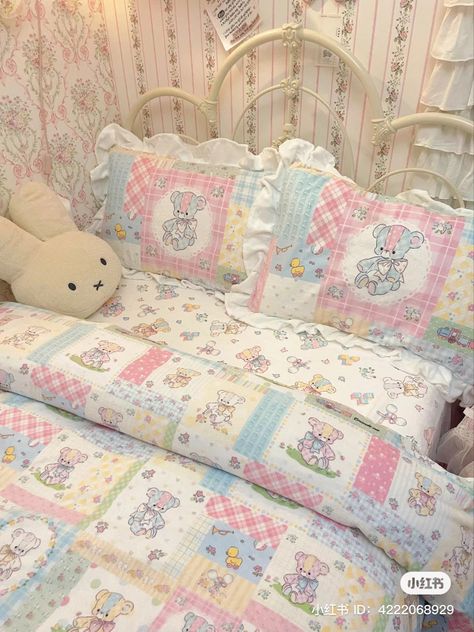 𖦁ׅ ࣪ ׂ cute aesthetic pretty xiaohongshu miffy sanrio bed !! ៵ 🐇 ࣪ ִֶָ ⋆ Sanrio Bed, Yellow And Pink Bedroom, Sanrio Bedding, Pink Bedroom Aesthetic, Pink House Interior, Pink Room Decor, Aesthetic Pretty, Cute Bedroom Decor, Pretty Room