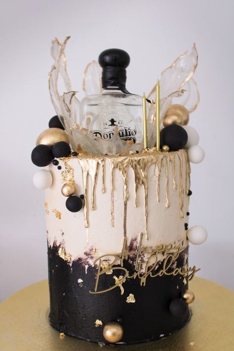 Tequila Birthday Cake For Men, Alcohol Birthday Cake For Men Drinks, Alcohol Cake Designs For Men, Don Julio 70 Cake, Liquor Cake For Men, Tequila Cake Ideas, Drip Cake Hombre, Tequila Cake Design, Tequila Birthday Cake