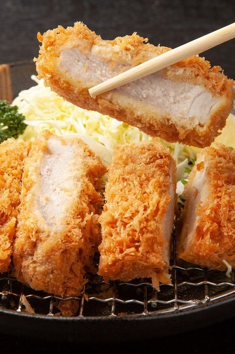 Breaded Pork Cutlets Air Fryer, Air Fried Pork Cutlets, Air Fryer Pork Cutlets Recipe, Air Fryer Pork Cutlet Recipes, Pork Loin Cutlet Recipes, Air Fryer Pork Cutlets, Pork Cutlets In Air Fryer, Breaded Boneless Pork Chops, Dinner Pork Recipes