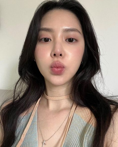 Makeup No Eyelashes, Soft Korean Makeup Look, No Lashes Makeup Look, Natural Makeup Asian, Chinese Makeup Look, Asian Makeup Style, Makeup Ala Korea, Igari Makeup, Vacation Makeup