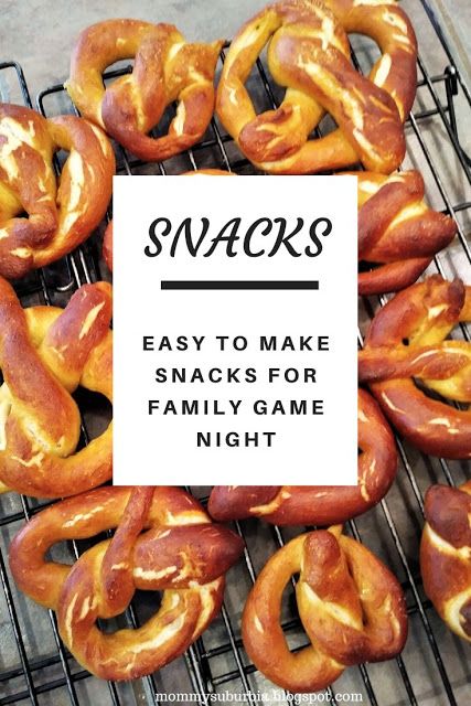 Board Game Night Snacks Food Ideas, Snacks For Trivia Night, Trivia Night Food Ideas, Board Game Snacks, Fun Dinner Ideas For Family Game Night, Trivia Night Snacks, Trivia Night Food, Board Game Night Food, Board Game Night Snacks