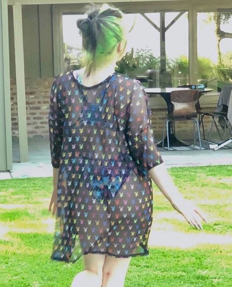 Grace Moretz, Chloe Grace, Green Hair, Billie Eilish, بلاك بينك, Chloe, A Woman, Cold Shoulder Dress, Long Sleeve Dress