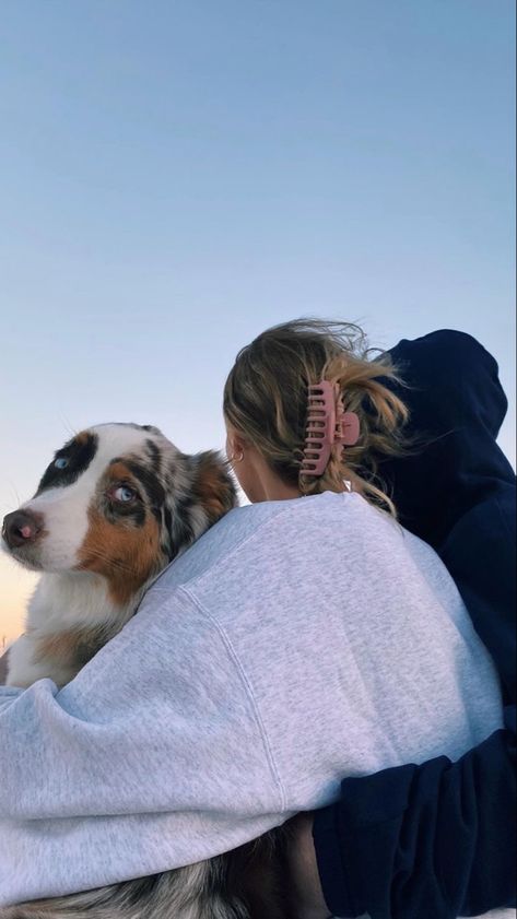 No Face Couple Photos, No Face Couple, Silent Love, Dog Aesthetic, Greater Swiss Mountain Dog, Secret Relationship, Cute Dog Photos, Romantic Mood, A Husky