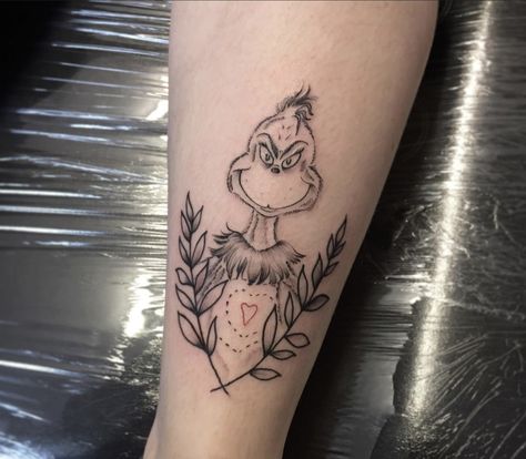 Black and grey The Grinch Tattoo, Grinch Tattoo Ideas, Lost Loved Ones Tattoo, Greys Anatomy Tattoo, Grinch Tattoo, Ivy Tattoo, Anatomy Tattoo, Gothic Tattoos, Bigfoot Art