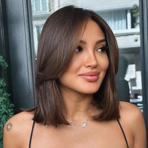 Chic Bob, Bangs With Medium Hair, Short Brown Hair, Hair Inspiration Short, Hairstyles For Layered Hair, Long Bob Haircuts, Shoulder Length Hair Cuts, Haircuts For Medium Hair, Haircuts Straight Hair