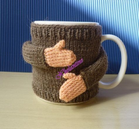 pull pour mug 1 Autumn Ideas, Cup Cozy, Coffee Cups, Mug, Knitting, Crochet