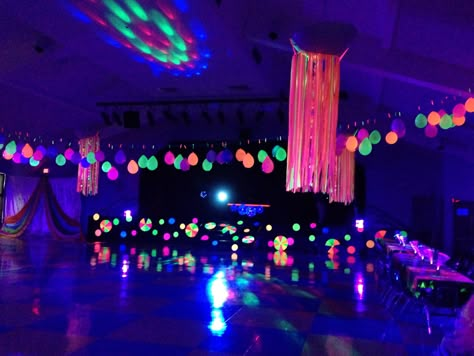 Glow Party Decorations Black Lights, Neon Karaoke Party, Black Light Dance Party, Neon Dance Theme, Glow In The Dark School Dance, Neon School Dance, Glow In The Dark Backdrop, Lumo Party, Neon Sleepover