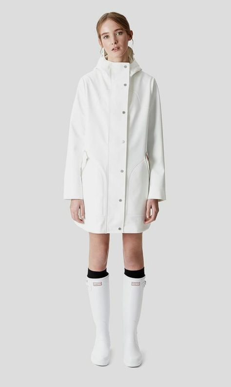 Raincoat Aesthetic, Black Raincoat, Rubber Raincoats, Hunter Wellies, Hunt Coat, Coat White, Hooded Raincoat, Raincoats For Women, Women Hunters