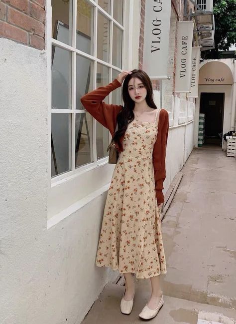 [PaidLink] 73 Hot Vintage Floral Dress Outfit Classy Tricks You Need To See 2022 #vintagefloraldressoutfitclassy Long Summer Dress Outfits, Korean Floral Dress, Floral Dress Outfit, Summer Dress Outfits Casual, Indian Dress Up, Floral Dress Outfits, Girls Dress Outfits, Outfit Classy, Maxi Dress Outfit