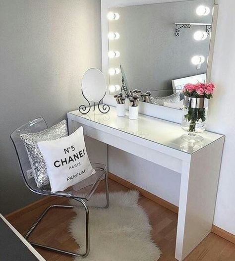 Makeup Table Inspiration, Chanel Inspired Room, Camera Shabby Chic, Chanel Room, Vanity Ideas, Ikea Malm, Glam Room, Shabby Chic Bedroom, Makeup Rooms