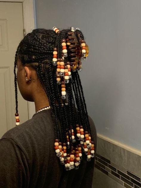 Styling Braids, Claw Clip Hairstyles, Cabello Afro Natural, Short Box Braids Hairstyles, Short Box Braids, Box Braids Hairstyles For Black Women, Cute Braided Hairstyles, Braids Hairstyles Pictures, Cute Box Braids Hairstyles