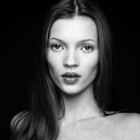 11 Beautiful Photos of Kate Moss Supermodel Body, Kate Moss 90s, 90s Grunge Hair, Terry O Neill, Queen Kate, Tokyo Street Fashion, Aria Montgomery, 90s Models, 90s Hairstyles