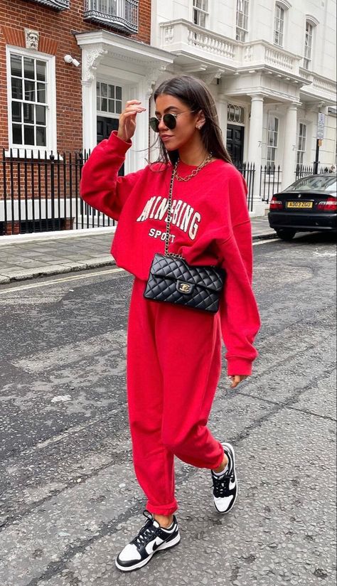 Pheebsfashion red tracksuit red jogger and sweatshirt streetstyle combo. Nike Black and White dunk low GS White Tracksuit Outfit, Phoebe Gore, Red Joggers Outfit, Low Dunks Outfit, Dubai Outfit, Panda Outfit, Dunk Outfit, Red And White Outfits, Red Tracksuit