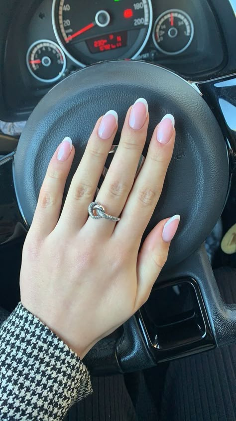 Round Dip Powder Nails, French Manicure Oval Nails, French Nails Round, Rounded French Tip Nails, French Tip Round Nails, Round Nails French Tip, French Round Nails, Short Round French Tip Nails, Round French Nails