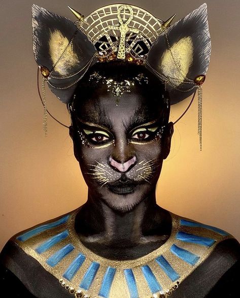 Anubis Makeup, Scary Egyptian Halloween Costume, Egyptian Cat Costume, Scary Cleopatra Makeup, Bastet Goddess Cosplay, Black Cat Makeup, Halloween Hombre, Halloween Costumes Plus Size, Creepy Makeup