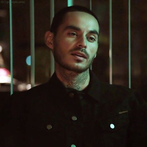 Rico Good Girls, Rio Good Girls Icon, Rio Good Girls Aesthetic, Rio Good Girls Wallpaper, Good Girls Rio, Manny Montana, Latino Actors, Cool Wallpapers For Girls, Pretty Puppy