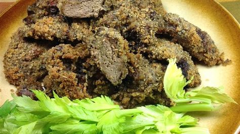 Baked chicken livers in buttery cracker crumbs make a quick, tender appetizer. Baked Chicken Livers, Ritzy Chicken, Chicken Livers Recipe, Livers Recipe, Fried Chicken Livers, Chicken Liver Recipes, Buttery Mashed Potatoes, Liver And Onions, Liver Recipes