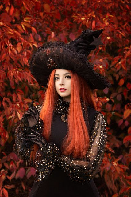 Witch Photos, Autumn Witch, Minimalist Halloween, Witch Pictures, Witch Cosplay, Fantasy Witch, Witch Tattoo, Beautiful Witch, Long Red Hair