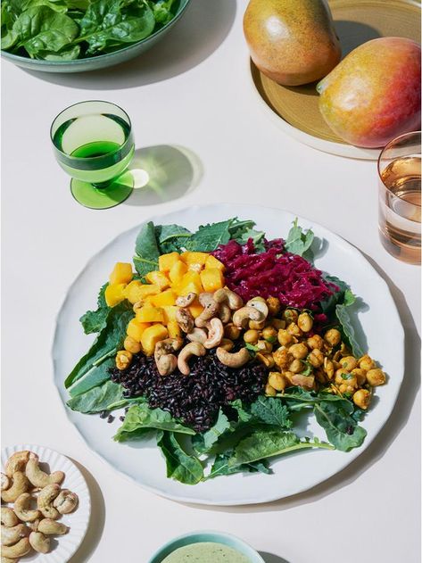 I Only Ate Sakara Life Meals for 30 Days—Here Are 7 Things That Happened Spa Food, Sakara Life, Fall Breakfast, Nutrition Program, Healthy Gut, Morning Food, The Hype, Nutrition Tips, Organic Recipes