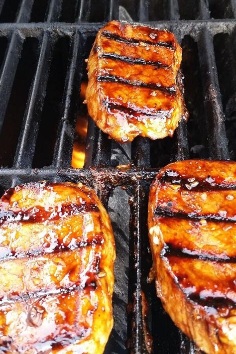 Grilled Pork Loin Chops | "Wow! This was good! I doubled the ingredients for 5 chops." #grilling #grillingrecipes #grillingideas Center Cut Pork Chop Recipes, Pork Chops With Brown Sugar, Grilled Pork Loin Chops, Pork Loin Chops Recipes, Pork Chop Sandwiches, Garlic Pork Chops, Honey Garlic Pork, Grilled Pork Loin, Pork Chop Recipes Grilled