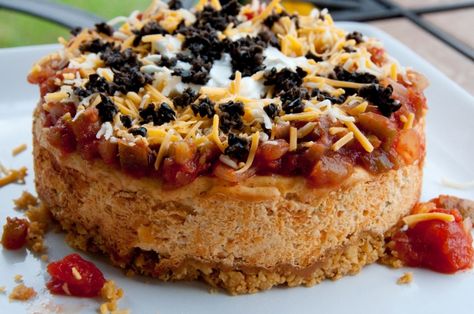 Mexican Appetizer Cheesecake – Mama, Can I Lick the Spoon? Star Crunch Cheesecake, Savory Cheesecake Recipes, Cheesecake Appetizer, Mexican Cheesecake, Savoury Cheesecake, Savory Cheesecakes, Praline Cheesecake, Mexican Appetizer, Savory Cheesecake