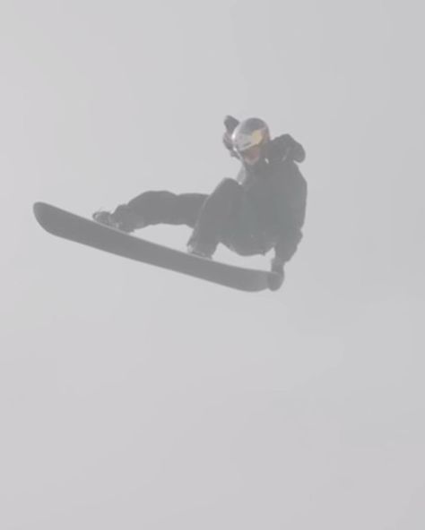 Scotty James on Instagram: “What’s your favorite grab? #snowboarding #winter #tricks #fog” Snowboarding Tricks, Snowboard Tricks, Scotty James, Snowboarding Tips, 25 October, Snow Bunny, Visual Board, Snow Bunnies, Ski And Snowboard