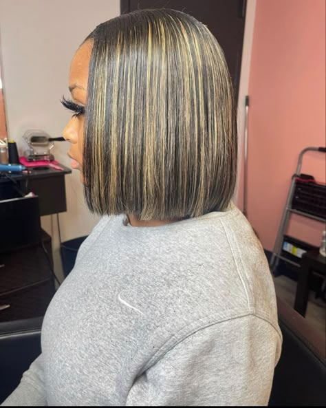 Middle Part Peekaboo Bob, Side Part Bob Weave Highlights, Highlight Side Part Bob Black Women, Quickweave Bob With Highlights, Short Bob With Highlights Black Women, Blonde And Black Bob Black Women, Highlight Bob Wig Black Women, Middle Part Bob With Highlights, Quick Weave Bob With Highlights