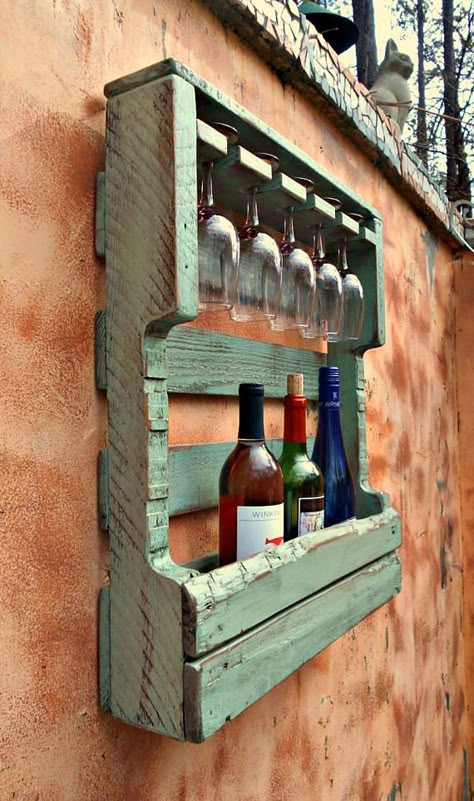 Bar Pallet, Wine Rack Projects, Wine Rack Design, Pallet Wine Rack, Wood Wine Rack, Pallet Wine, Rustic Wine Racks, Wooden Pallet Furniture, Wood Wine Racks