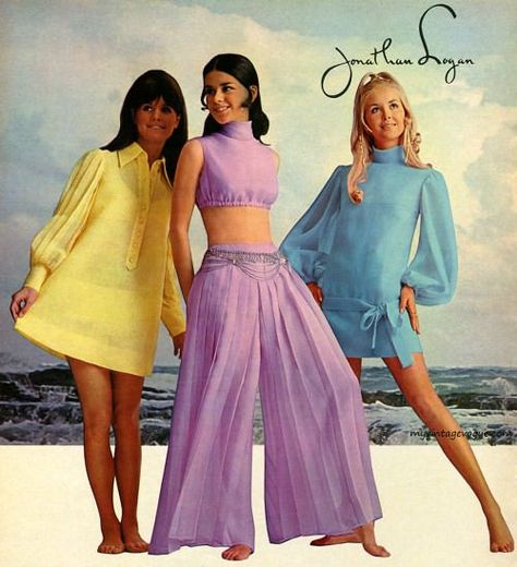 Colleen Corby, Jonathan Logan, Decades Of Fashion, 1960 Fashion, Swinging 60s, 60s 70s Fashion, Lauren Hutton, Fashion 1960s, 60s And 70s Fashion