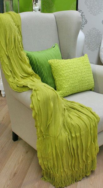 Chartreuse Decor, Fall Room Inspiration, Lime Green Bedrooms, Fall Room Decor, Fall Bedroom Decor, Fall Bedroom, Bedroom Decor Ideas, Green Pillows, Paint Colours