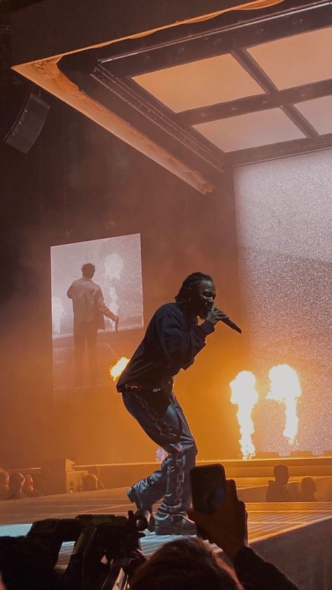 Kendrick Lamar Live, Kendrick Lamar Aesthetic, Big Steppers Tour, Kendrick Concert, Aesthetic Rap, King Kendrick, Mr Morale, Sza Concert, King Kenny