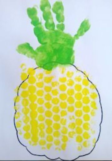 Hermosas manualidades con pintura para niños para hacer mientras los pequeños no van al colegio. Esto los mantendrá distraídos. Pineapple Crafts, Halloween Pumpkin Crafts, Fruit Crafts, Transportation Crafts, Science Crafts, Hand Crafts For Kids, Daycare Crafts, Classroom Crafts, Toddler Learning Activities