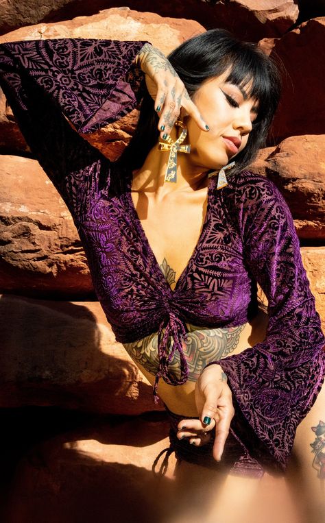 Maroon Burnout Velvet Bell Sleeve Cinch Top - M Eccentric Style Women, Cosmic Witch Outfit, Flared Sleeves Top Outfit, Bell Sleeve Top Outfit, Bell Sleeve Outfit, Purple Top Outfit, Spiritual Outfits, Goddess Wear, Bell Bottom Sleeves