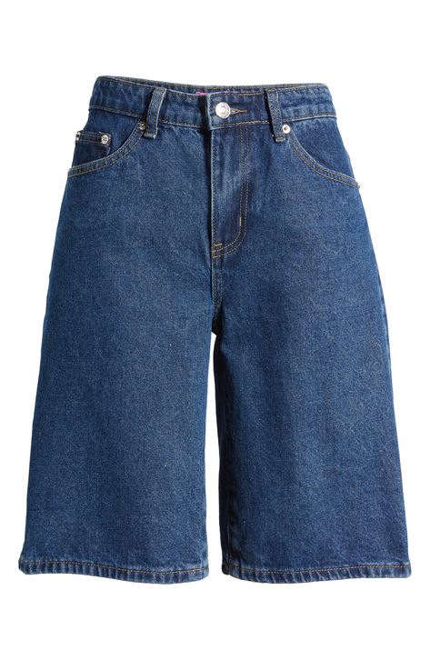 An oversized silhouette and low rise amplify the trend-savvy appeal of denim Bermuda shorts rendered in a classic blue wash. 100% cotton Machine wash, dry flat Imported Long Jorts Women, Baggy Bermuda Shorts Outfit, Bermuda Aesthetic, Long Shorts Outfits Women, Long Jean Shorts Outfit, Baggy Shorts Women, Jean Shorts Long, Jorts Women, Football Casual Clothing