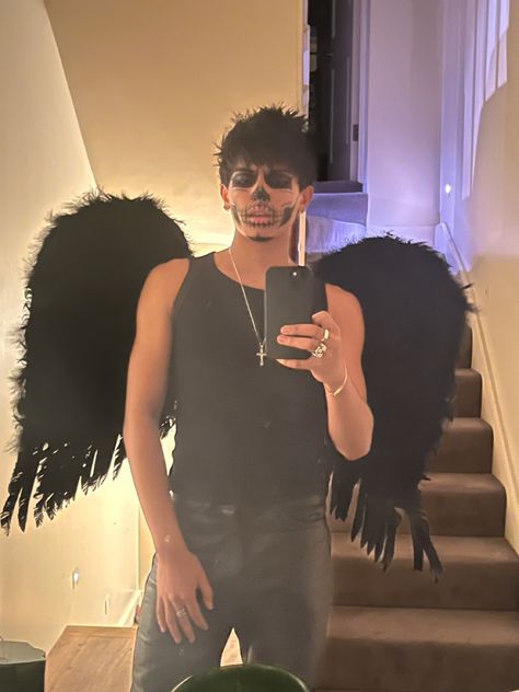 Dark Angel Male Costume, Dark Angel Men Costume, Dark Angel Costume Men, Fallen Angel Costume Men, Emo Halloween Costumes, Edgy Guy, Devil Makeup Halloween, Halloween Casal, 18th Photoshoot