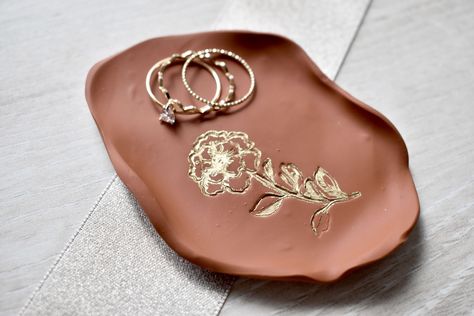 Handmade terracotta clay trinket dishes - Riverlilystudio Trinket Tray Clay, Clay Trinket Dish, Chic Beach House, Hippie Homes, Kings Park, Ring Dishes, Terracotta Clay, Coastal Chic, Trinket Tray