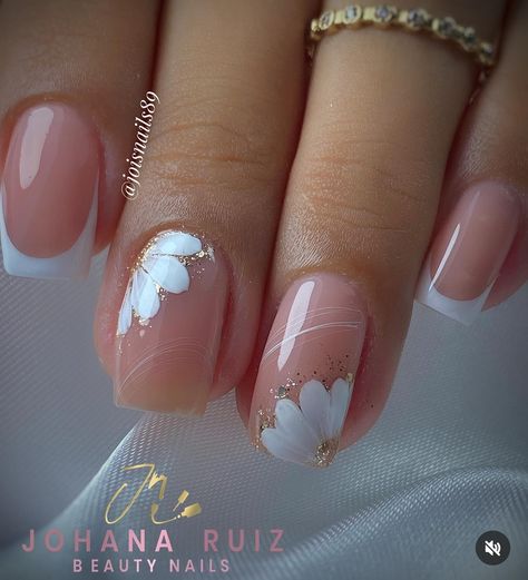 Nail Shapes Square, Elegant Nail Art, Nude Nail Designs, Girly Acrylic Nails, Pretty Nail Art Designs, Color Nails, White Nail Designs, Pretty Nail Art, Beautiful Nail Designs