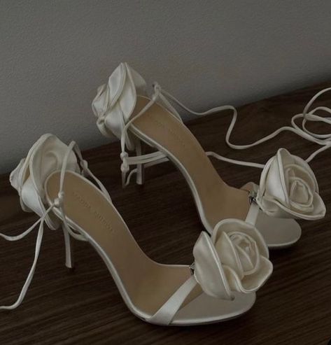 FLOURE | FLOURE edit of bridal shoes this season 🖤 | Instagram Heels Dior, Rose Heels, Fest Temaer, Shoes Heels Classy, Ysl Heels, Bridal Heels, Heels Classy, Fancy Shoes, Girly Shoes