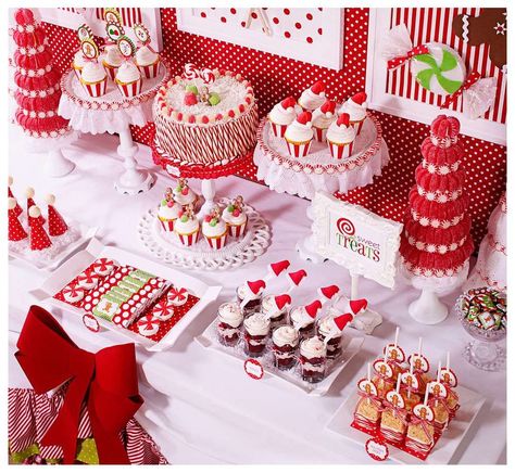 CANDY CHRISTMAS Christmas/Holiday Party Ideas | Photo 4 of 36 | Catch My Party Christmas Candy Bar, Christmas Desserts Party, Christmas Dessert Table, Holiday Desserts Table, Party Dessert Table, Christmas Foods, Dessert Party, Winter Desserts, Cakes And Cupcakes