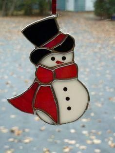 Soldering Crafts, Stained Glass Snowman, Mosaic Christmas, Tiffany Glass Art, Stained Glass Gifts, Stained Glass Patterns Free, Glass Snowman, Glass Christmas Decorations, Wine Glass Art