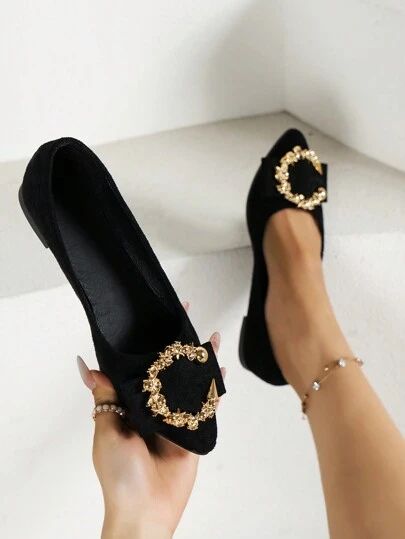 Stylish Flat Shoes, Black Pointed Toe Flats, Black Flat Shoes, Comfortable Walking Shoes, Rose Shoes, Black Flats Shoes, High Heel Slippers, Heel Slippers, Elegant Shoes