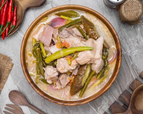 Pork Sinigang Recipe, Pork Sinigang, Sinigang Recipe, Filipino Dish, Green Chili Peppers, Neck Bones, Sour Soup, Back Ribs, Pork Meat