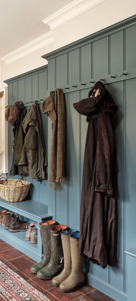 English Style Mudroom, British Entryway, Dark Wood Mudroom, Country House Mudroom, Cottage Core Mudroom, Tudor Mudroom, Narrow Boot Room, Cottage Cloakroom, English Mudroom