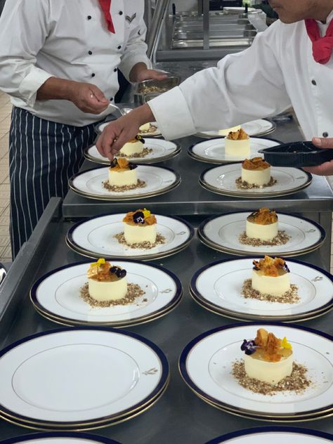 Baking And Pastry Arts, Pastry School Aesthetic, Culinary Arts Aesthetic, Pastry Chef Aesthetic, Management Aesthetic, Honey And Lavender, Culinary Arts Schools, Culinary Student, Culinary Classes