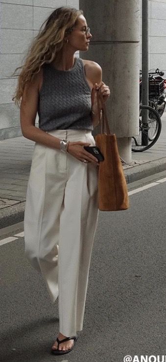 Work Linen Pants Outfit, Scandinavian Summer Style, Elegant Summer Outfits, Business Professional Outfits, Cardigan Blazer, Business Attire Women, Corporate Outfits, Summer Work, Summer Capsule Wardrobe