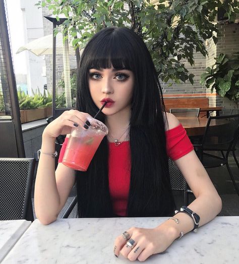 Gothic China Doll Kina Shen Is Definitely Eye Candy - Gallery Doll Haircut, Goth Beauty, Black Wig, Gothic Beauty, Full Wigs, Long Hairstyles, Grunge Hair, Dark Beauty, Wigs With Bangs