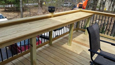 Cool way to enhance your deck and create additional seating easily for cheap Reling Design, Deck Bar, Deck Railing Design, Outdoor Kitchen Countertops, Wooden Deck, Bar Patio, House Deck, Deck Plans, Decks Backyard