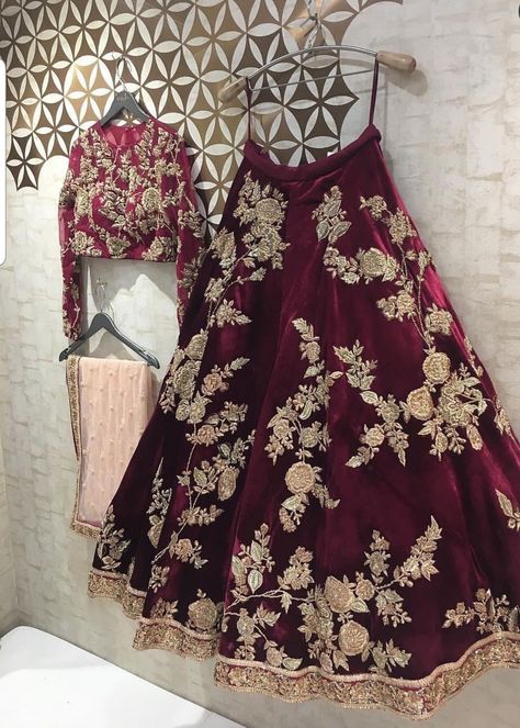 Bridal Chaniya Choli, Indian Designer Lehenga, Magenta Fabric, Lehenga Choli Designer, Ghaghra Choli, Bridesmaid Lehenga, Velvet Lehenga, Indian Skirt, Printed Lehenga