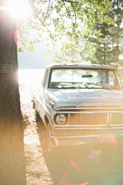 summer Beat Up Pickup Truck, Vintage Car Photography, Old Ford Truck, Best Pickup Truck, Friday Inspiration, Porch Lights, Ranger Truck, Ford Ranger Truck, Blue Truck